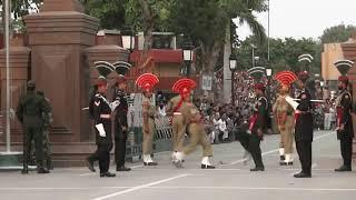 Смена караула На границе Индии и Пакистана. Wagah Border Pakistan / India.