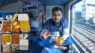 Telangana Express train journey in 3rd AC *Bilkul Premium Jaisa Khana*