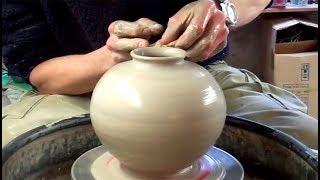 Making / Throwing a Spherical shaped Pottery vase on the wheel