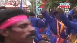 Durga Puja- 2017: Idol Immersion Procession In Cuttack Khan Nagar