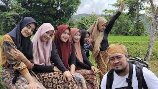 Meet beautiful rural girl of Turkish descent and beautiful Sundanese girls, Indonesian Rural Life