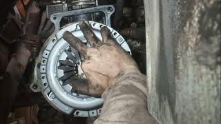 Suzuki - 005 - Replacing the clutch