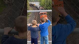 Best Conductor In The Game! SOUND ON #conductor #railfan #train #trainvideo #bnsf #locomotive