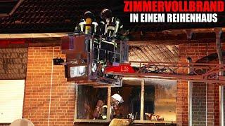 [ZIMMERVOLLBRAND IN EINEM REIHENHAUS!] - Feuerwehr Kaarst im Einsatz -