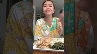 Enaknya Bunda Corla Makan Pakai Tumis Tauco Daun Ubi Udang Tahu Sama Kerupuk Ikan (240723)