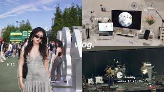 Weekend Vlog: Desk tour, Seeing Wave to Earth, Apple display unboxing, Festivals