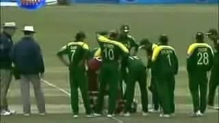 Shoaib Akhtar Bouncer to Brian Lara