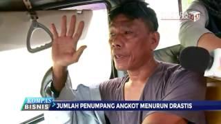 Pendapatan Sopir Angkot Tergilas Ojek Online