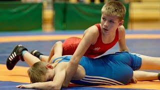 U17 A. Lapin (EST) vs M. Linuzs (LAT) 38kg. Youth boys freestyle wrestling.