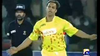 Shoaib Akhtar destroyed Mohammad Hafeez Stumps flying  Islamabad VS Faislabad Wolve