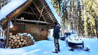 ОДИН В ЛЕСУ \ ВЕРНУЛСЯ В ИЗБУ СПУСТЯ ПОЛ ГОДА \ С НОЧЁВКОЙ В ТАЙГУ