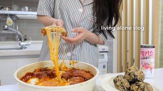 Living Alone in Seoul | getting puffier | cooking spicy pork ribs, baking scones, making kimchi, etc