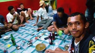 Duduk melingkar gelas berputar di tanah rantau Kalimantan
