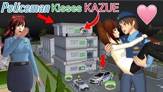 ماذا يفعل الشرطي مع كازوي Secret Policeman Kiss KAZUE ! Hiding place here | Sakura School simulator