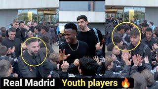 This is how the youth players welcomed the first team players before the UCL match against atlectico