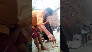 हमारे हस्बैंड जी दाल फ्राई कर रहे हैं||#Gudiya sahani vlogs