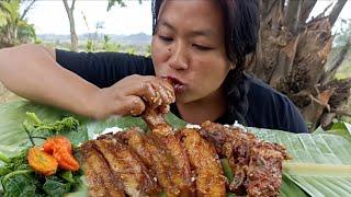 Naga mukbang|| pork curry and mustard leaves,king chilli|| northeast naga mukbang