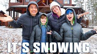 OUR FIRST TIME SEEING SNOW FALL (FUNhouse Family) Blue Ridge Mountains Vlog 2