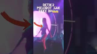 Penari Bajunya Melorot,Gak Pakai BH #striptis #viral #telanjang