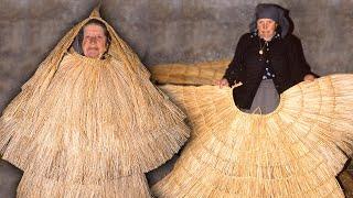 Shepherds' raincoat to protect themselves from the rain in the countryside