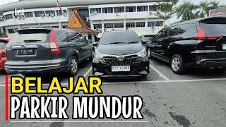 Belajar parkir mundur