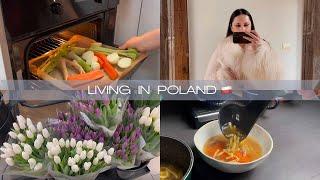 Slow living in small Polish town | New winter coat try on | Making home made bone broth