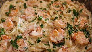 Receta de fetuccini con camarones en salsa Alfredo 