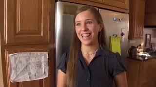 17 Kids and Counting S02E08  Bringing Home Baby Duggar