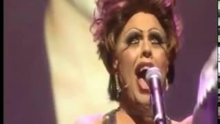 La Voix takes on Shirley Bassey