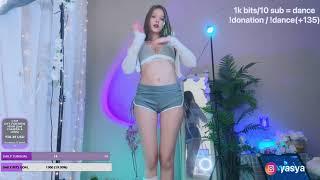 Up down Lyasyaa #twitch #clips #dance #girls#girldance