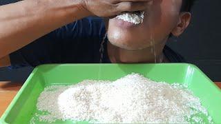 Asmr raw rice eating sounds||makan beras mentah||raw rice||compilation vidio asmr makan beras mentah