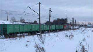 Электровоз ВЛ11-021 с грузовым поездом