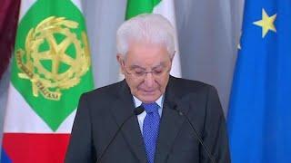 Mattarella ironizza: "Spero si possa ancora dire 'sindaca'"