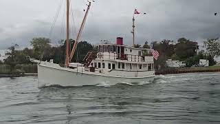 Boat Coastal Queen Travels The Point Pleasant Canal