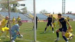М'яч повністю перетнув лінію? Едуард Сарапій забиває у матчі Дніпро-1 - Рух