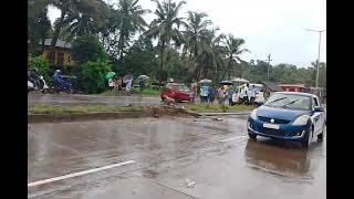 Goa Police Scorpio vehicle driver lost control and hit an electricity pole at Dhargal highway 66.