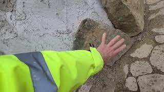 Natursteinmauer hochkant verlegen.. abgebrochen