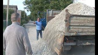 медиа-холдинг "Электрон" подарил машину щебня победителю акции "Дороги.NET"