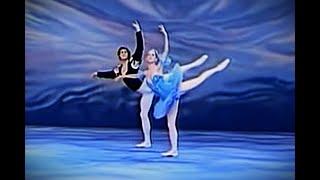 Tetyana Tayakina & Valery Kovtun in Grand Pas Classique (1976)