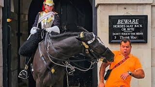 ORMONDE DESTROYS TANGO MAN AND RUDE TOURISTS THEN A MASSIVE SHOUT at Horse Guards!