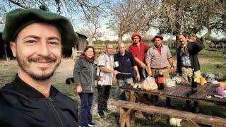 Viven en su ESTANCIA de 200 años de MADERA de BARCO | Lejana, solitaria y casi "IMPOSIBLE de hallar"