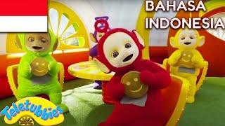 Teletubbies Bahasa Indonesia Da Da! - Tangkap Bolanya - Lingkaran di Langit | Kompilasi Lucu