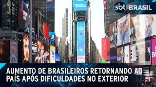 Sobe número de brasileiros que voltam ao país após dificuldades com empregos | SBT Brasil (15/10/24)