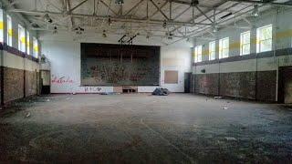 Abandoned School Hidden Within the Tennessee Mountains