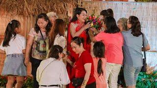 Ngọc Huyền Hạnh Phúc Trong Vòng Tay Khán Giả Tại Sân Khấu Ngôi Sao Miệt Vườn Của Khương Dừa