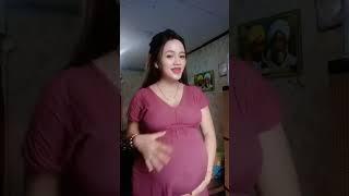 Akibat sering mainan pisang !! Bumil cantik elus perut sambil goyang#shorts