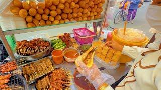 Dare to TRY the BEST $1.5 NumPang SachKo Ang in Town ( Khmer Beef Skewer Bread ) | Street Food