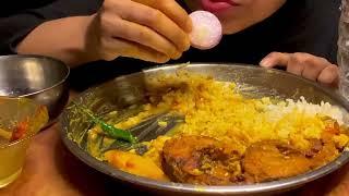 ASMR EATING SPICY FISH AND CAULIFLOWER CURRY WITH RICE| ASMREATING| HUGEFOOD| BIGBITES| INDIANCURRY