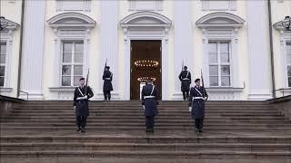 Ehrenposten Ablösung Schloss Bellevue V