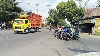 suara bising kendaraan di pinggir jalan raya, relaksasi suara jalanan